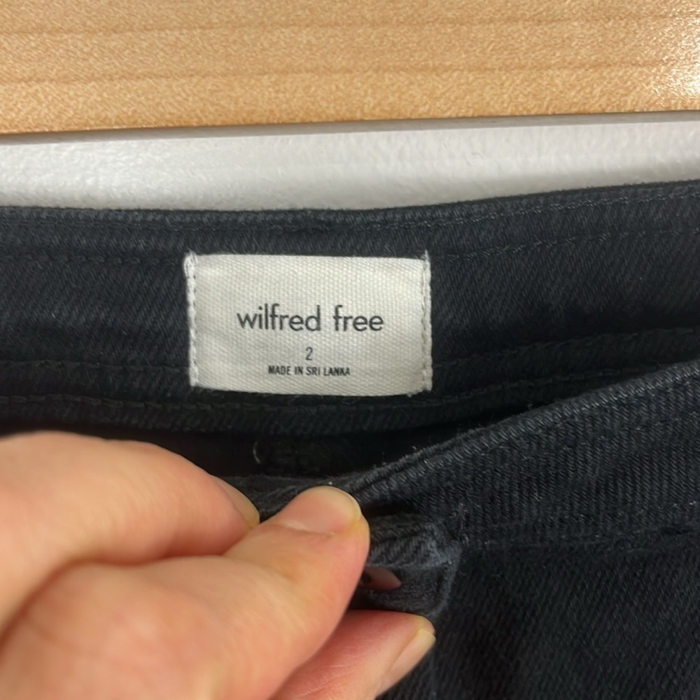 Aritzia Wilfred Free Modern Utility Pant in Black - Picture 4 of 9
